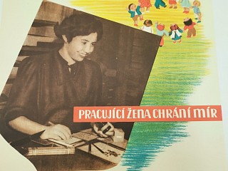 Mezinárodní den žen 8.III.1951 Pracující žena chrání mír