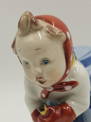 Lyžařka - porcelánová figurka